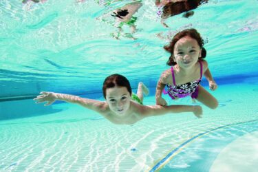 kids swimming